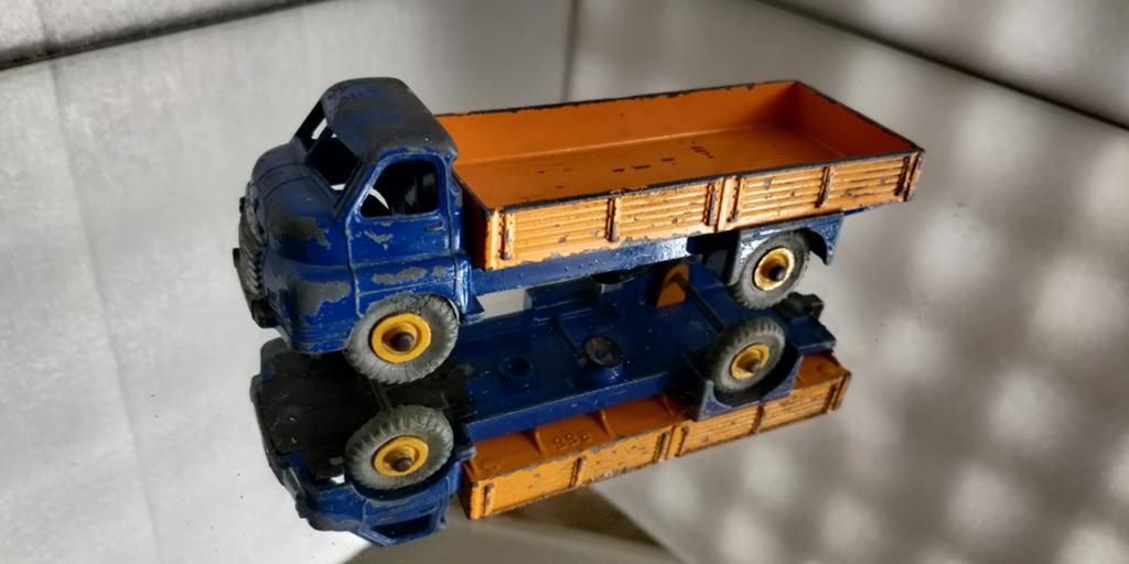 Dinky toys big bedford 522, Hobby en Vrije tijd, Modelauto's | 1:43, Ophalen of Verzenden, Gebruikt, Bus of Vrachtwagen, Dinky Toys