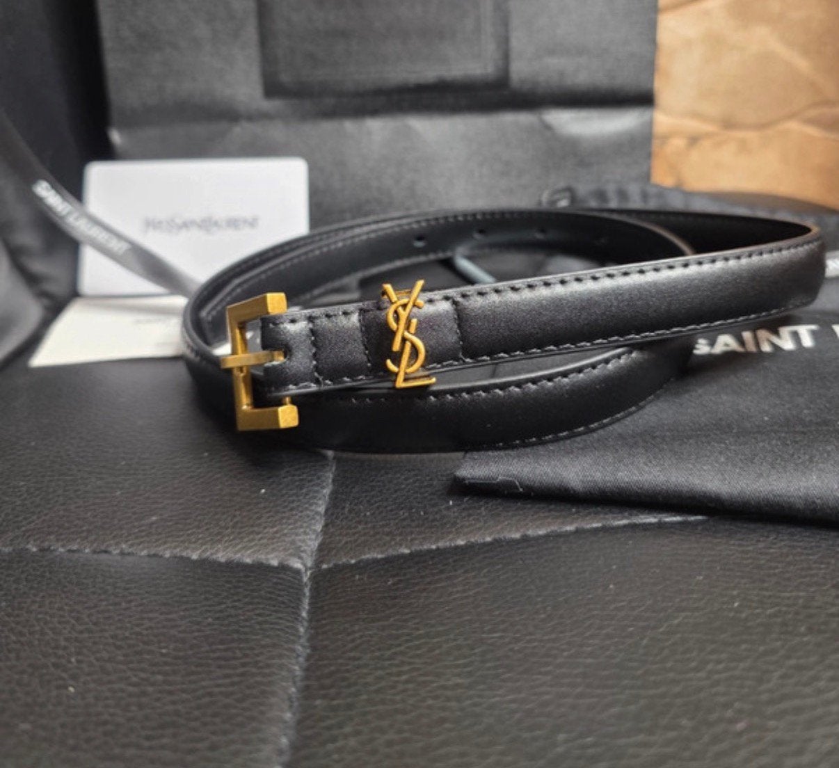 Nieuwe Yves Saint Laurent riem zwart - zwart met goud 90cm, Kleding | Dames, Riemen en Ceinturen, Ophalen, Tailleriem, Echt leder