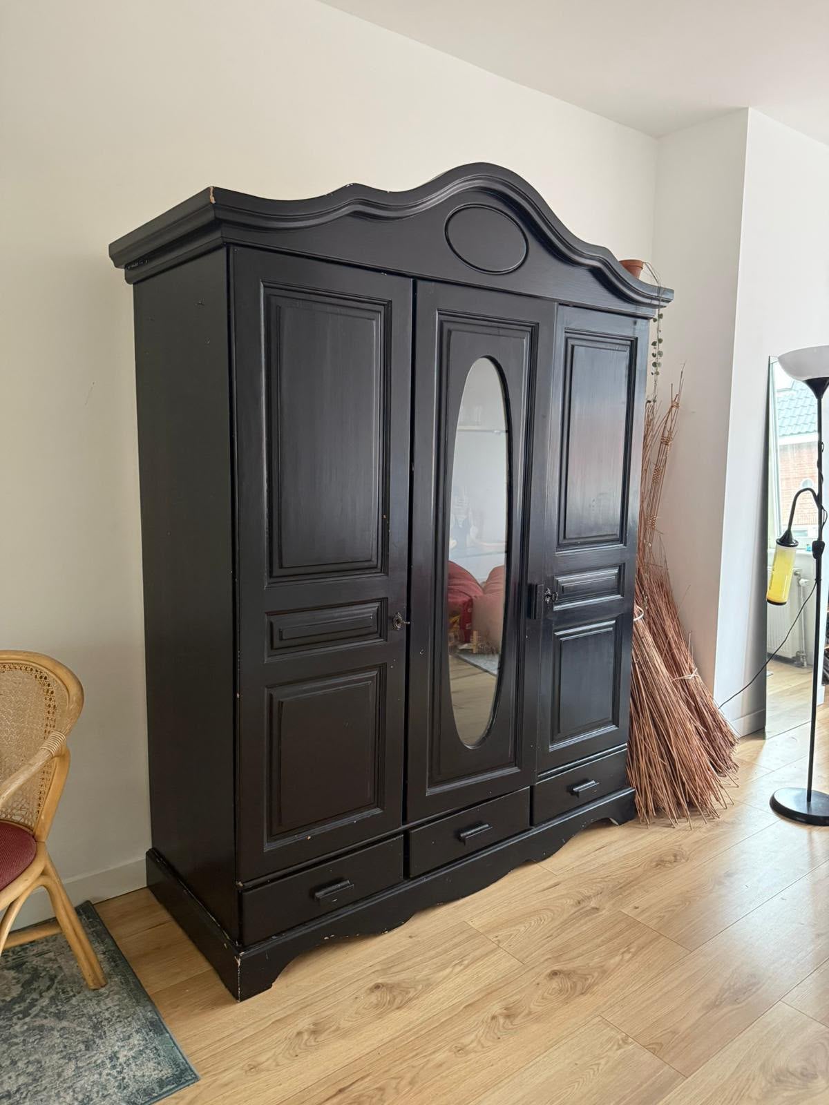 Closet, Ophalen, Met deur(en), 200 cm of meer, 150 tot 200 cm