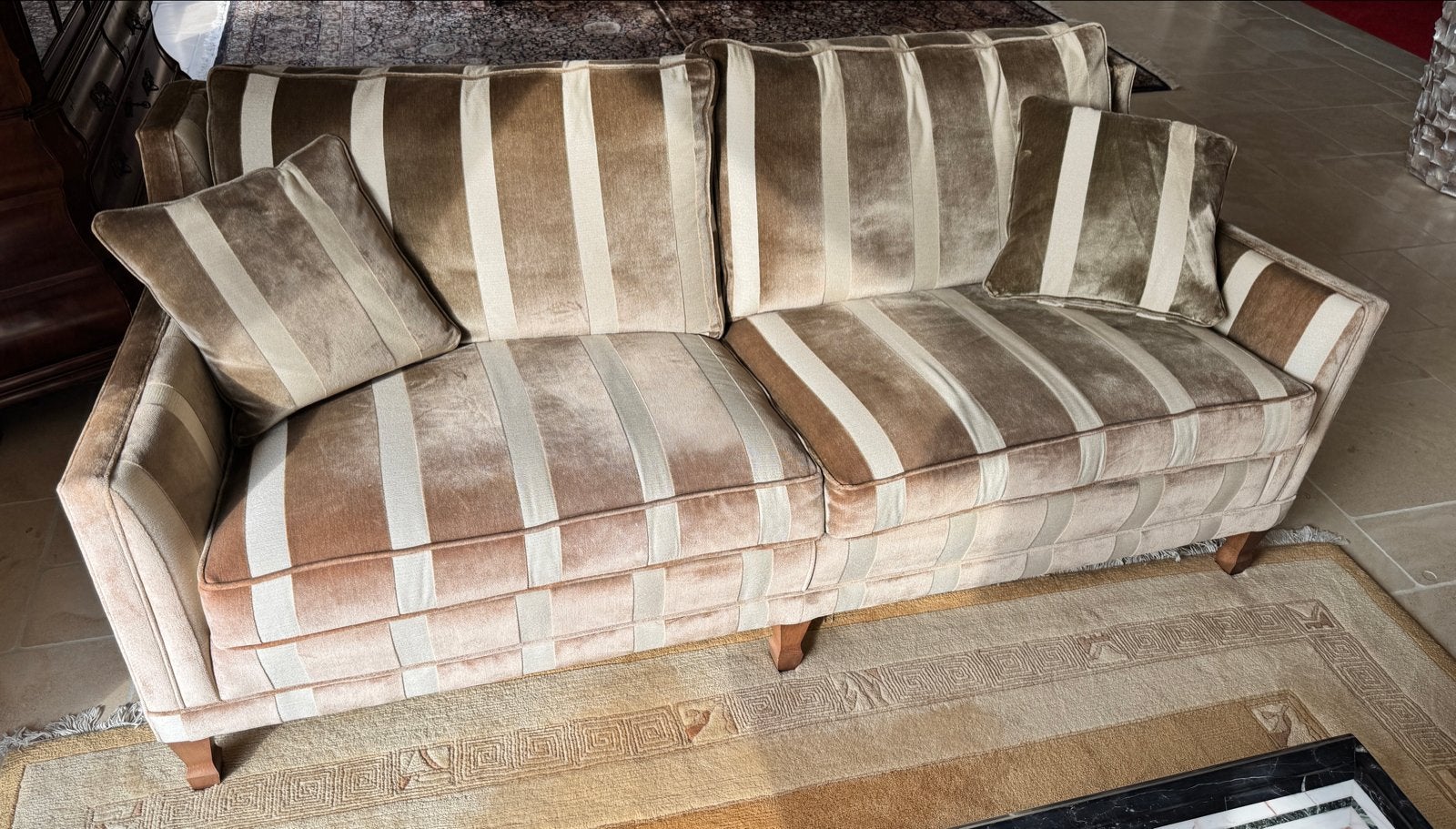 Stijlvolle gestreepte bank met bijpassende fauteuil, Huis en Inrichting, Ophalen, Gebruikt, Driepersoons, 75 tot 100 cm