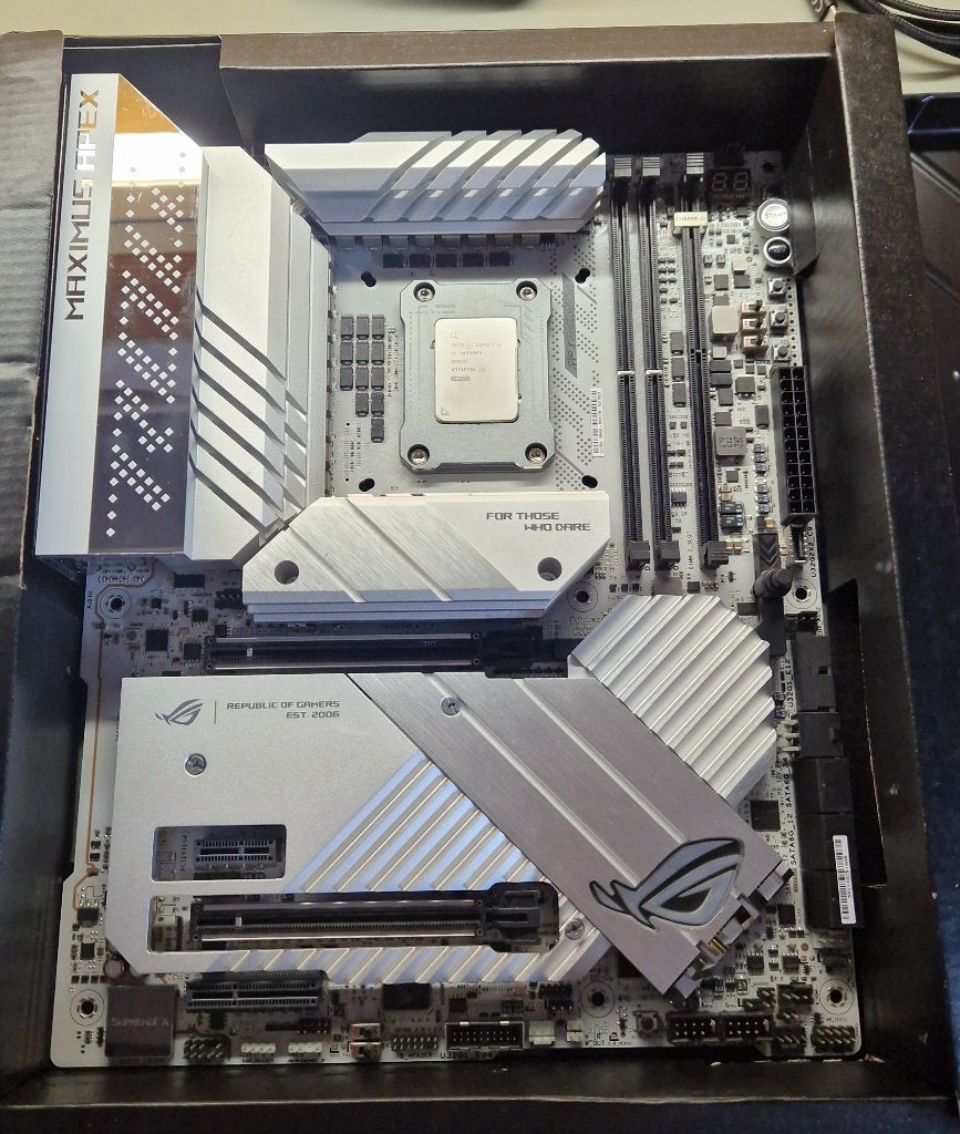 ROG MAXIMUS Z790 APEX Moederbord - Zo goed als nieuw, LGA 1700, Ophalen of Verzenden, Zo goed als nieuw, ATX