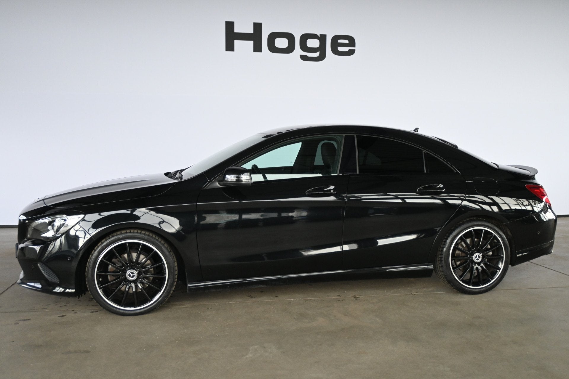 Mercedes-Benz CLA-Klasse 200 Prestige AMG Automaat Clima Nav, Auto's, 15 km/l, Gebruikt, 715 kg, Leder en Stof