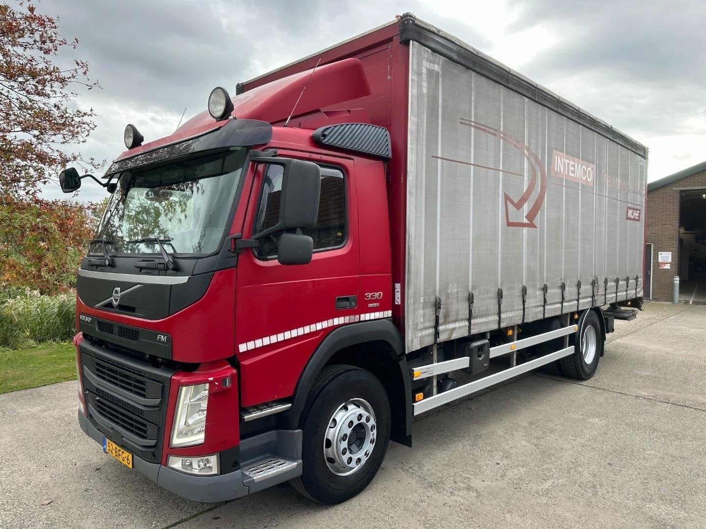 Volvo FM 330 / NL TRUCK / EURO 6 / LAADKLEP / SCHUIFZEIL / S, Auto's, Achterwielaandrijving, Euro 6, Origineel Nederlands, Bedrijf
