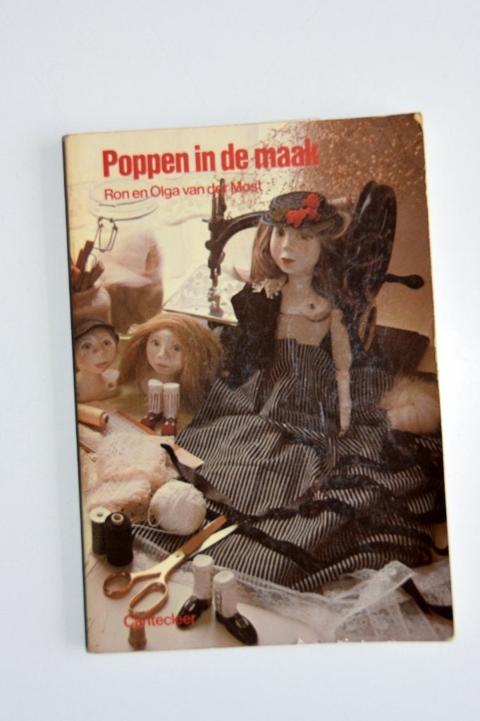 Poppen in de maak met patronen - van der Most poppen maken, Boeken, Verzenden, Zo goed als nieuw, Poppen maken