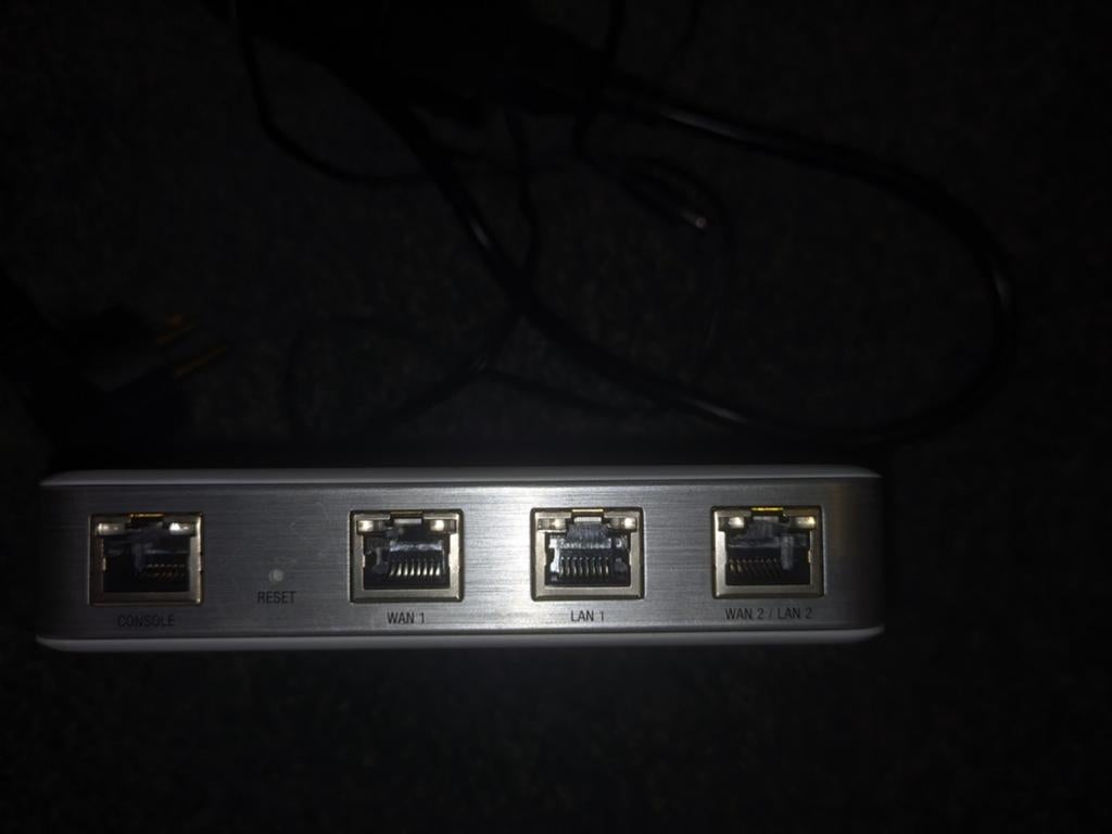 Ubiquiti UniFi Security Gateway (USG), Computers en Software, Ophalen of Verzenden, Gebruikt, Router, Ubiquiti UniFi