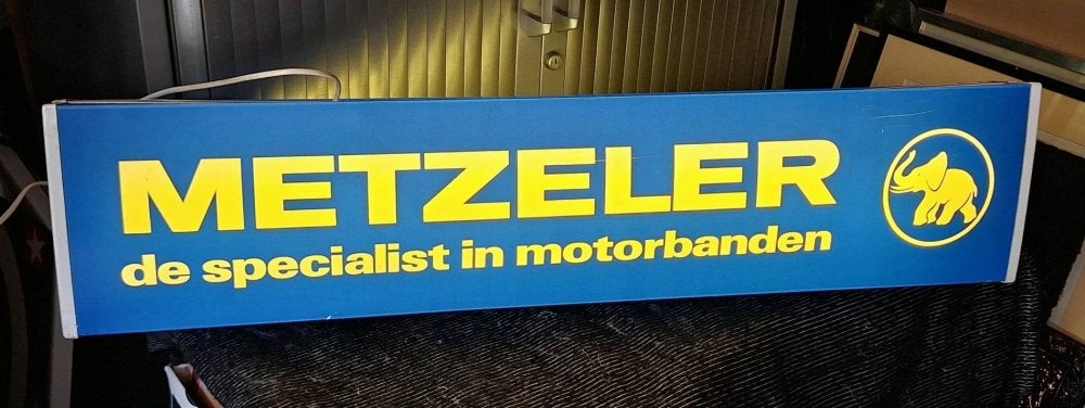 Vintage lichtbak van METZELER de specialist in motorbanden., Ophalen, Gebruikt, ., Lichtbak of (neon) lamp