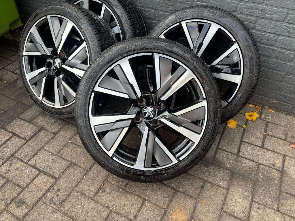 17 inch Originele Peugeot 207 sport velgen met banden!, Niet ingevuld, Banden en Velgen, Niet ingevuld, 17 inch