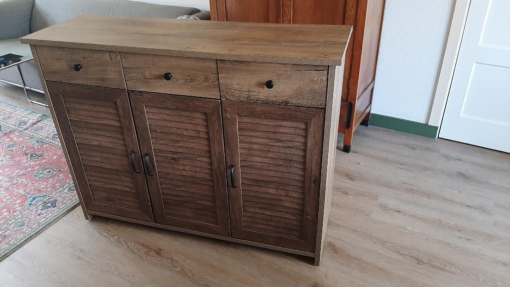 Dressoir kast, Huis en Inrichting, Ophalen, 100 tot 150 cm, Jysk, type Manderup, Zo goed als nieuw