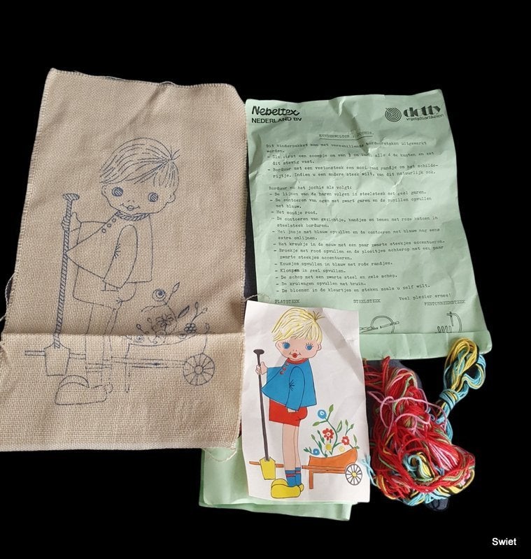 11943 vintage mini borduurpakket kind tuinieren swiet, Ophalen of Verzenden, Zo goed als nieuw, Borduurpakket