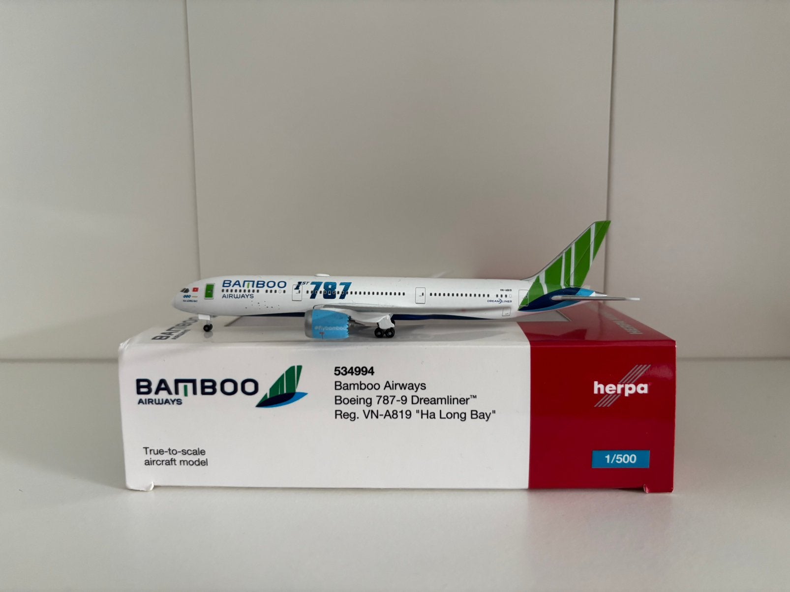 Herpa 534994 Bamboo Airways Boeing 787-9 Dreamliner 1:500, Ophalen of Verzenden, Zo goed als nieuw, Schaalmodel