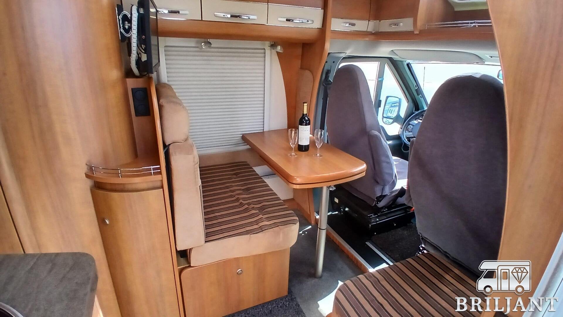 Foto 6 van Hobby T 500 GESC.. 2009 enkele bedden