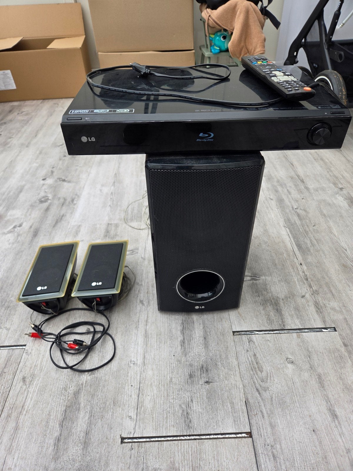 LG Blu-ray speler met 2.1 luidsprekersysteem, Gebruikt, 2.1-systeem, Blu-ray-speler, Ophalen