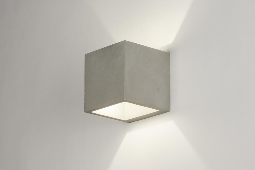 Rietveld betonnen wandlamp, Ophalen, Zo goed als nieuw, RV, RV