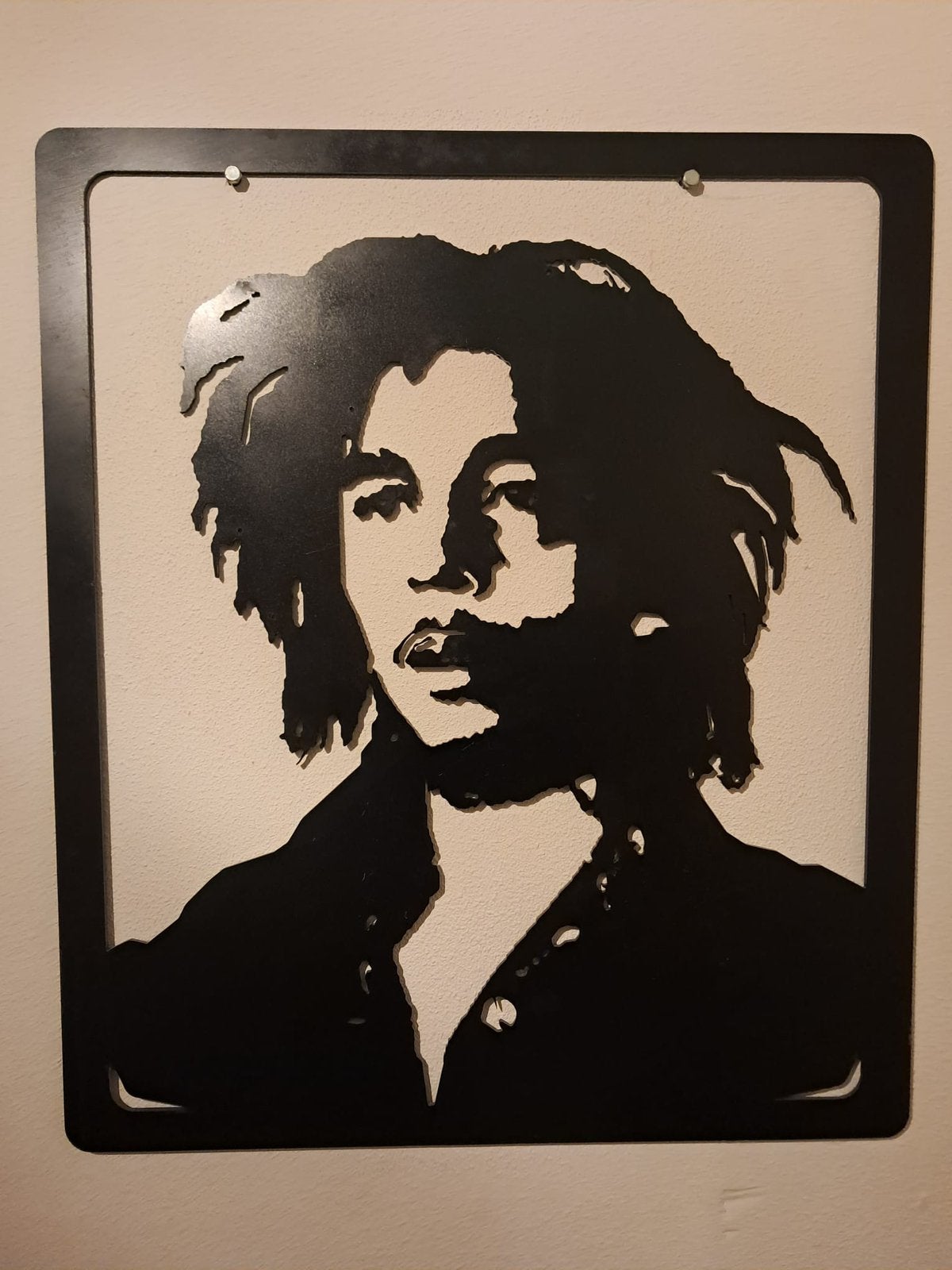 Bob Marley uit staal gesneden, Ophalen