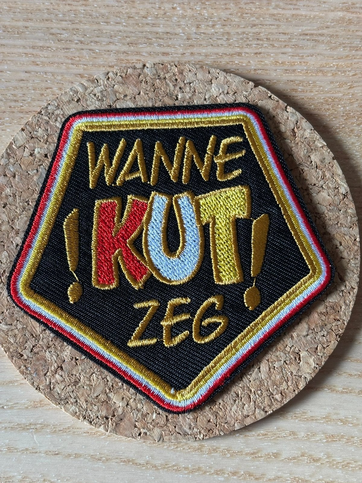 Oeteldonk embleem 28, Carnaval, Verzenden, Nieuw, Overige maten