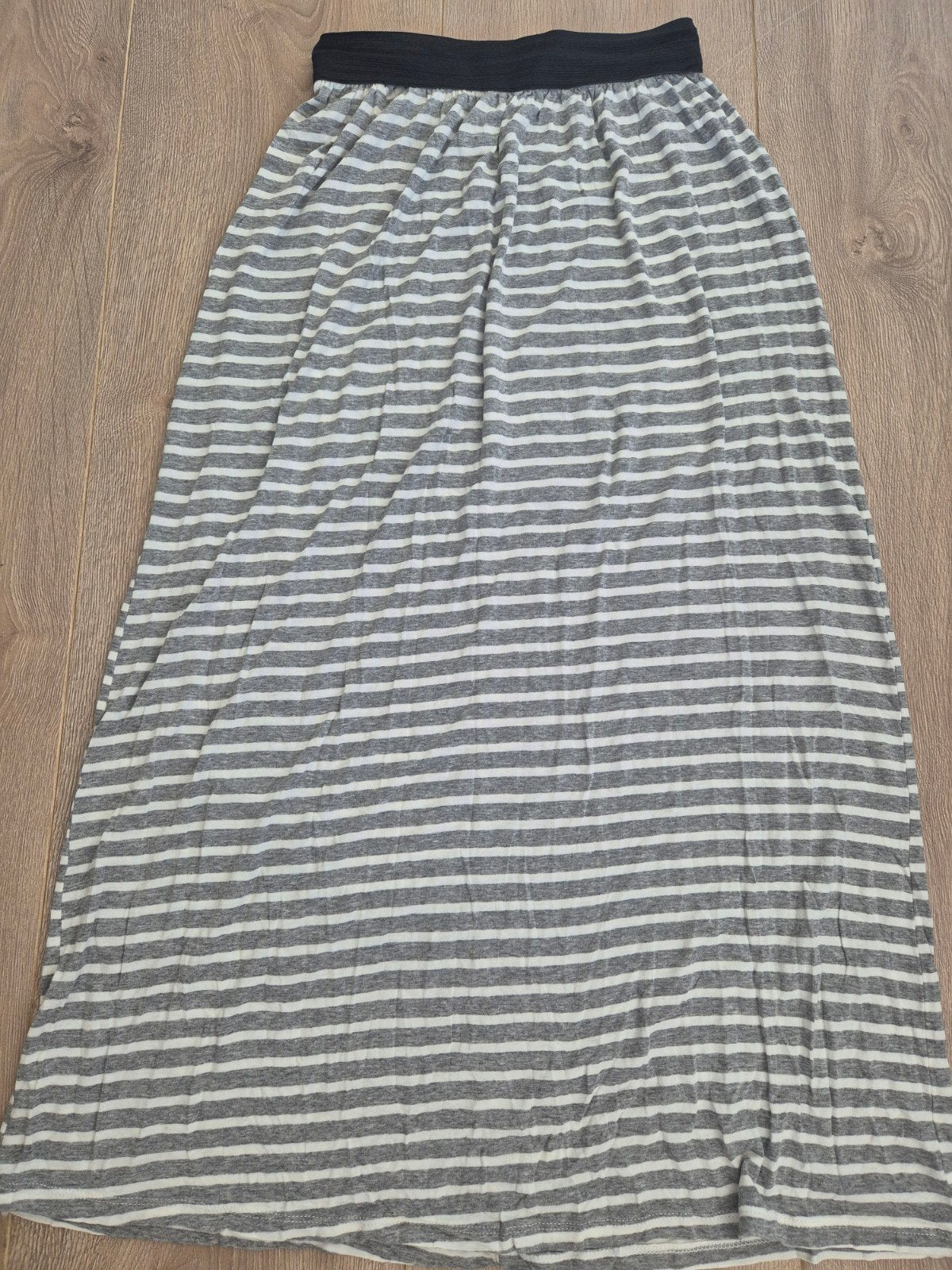 Lange rok grijs wit gestreept met elastische band - one size, Kleding | Dames, Maat 38/40 (M), Ophalen of Verzenden, Grijs, Gedragen