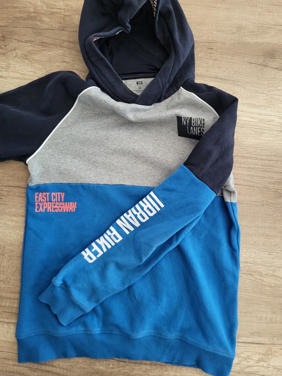 Stoere hoodie van WE, maat 170/176, blauw/grijs/navy, Kinderen en Baby's, WE, Trui of Vest, Ophalen of Verzenden, Zo goed als nieuw