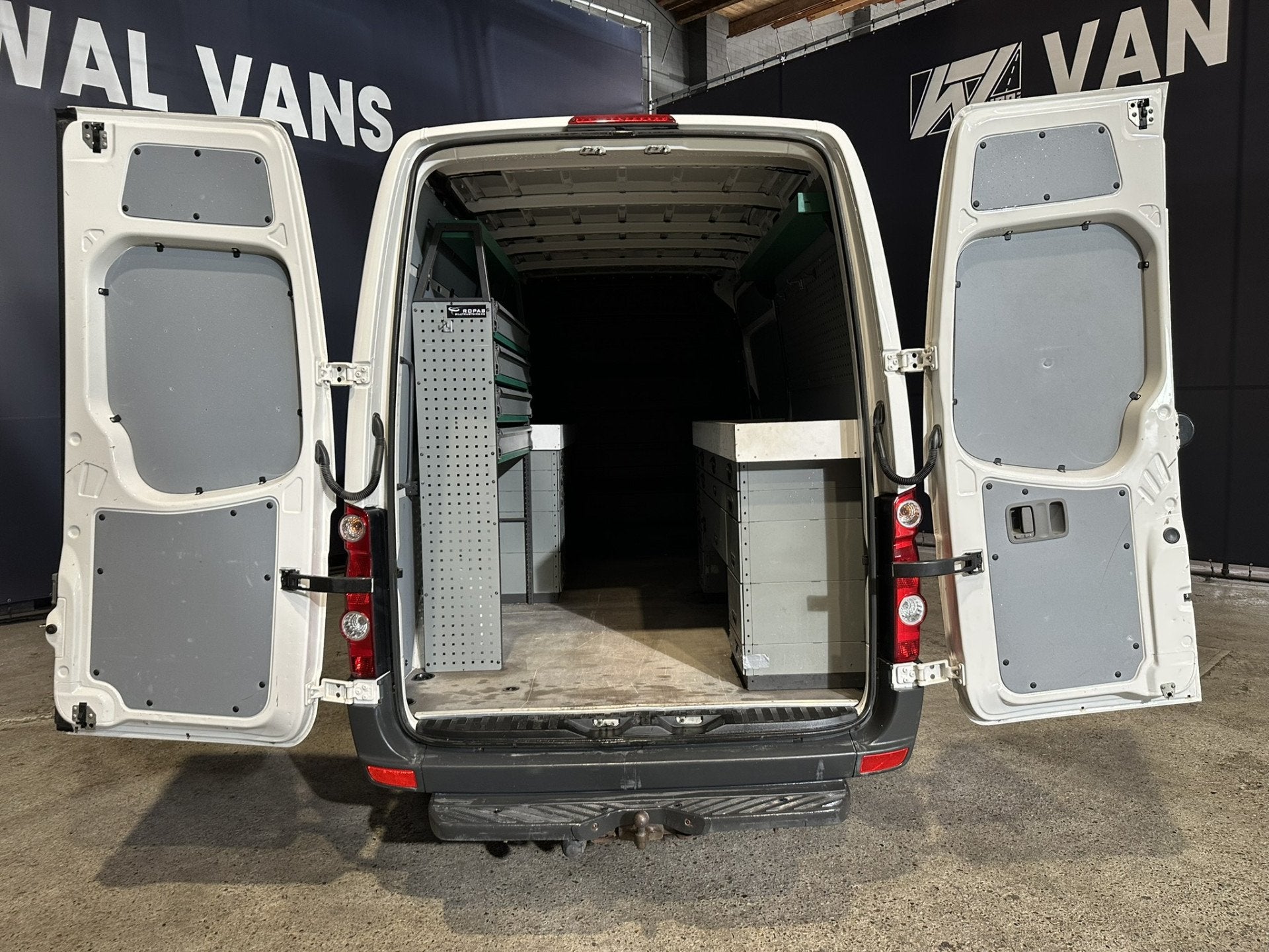 Volkswagen Crafter 2.0 TDI 164pk *MARGE, geen BTW* L2H2 Inri, Euro 5, Gebruikt, Zwart, 4 cilinders