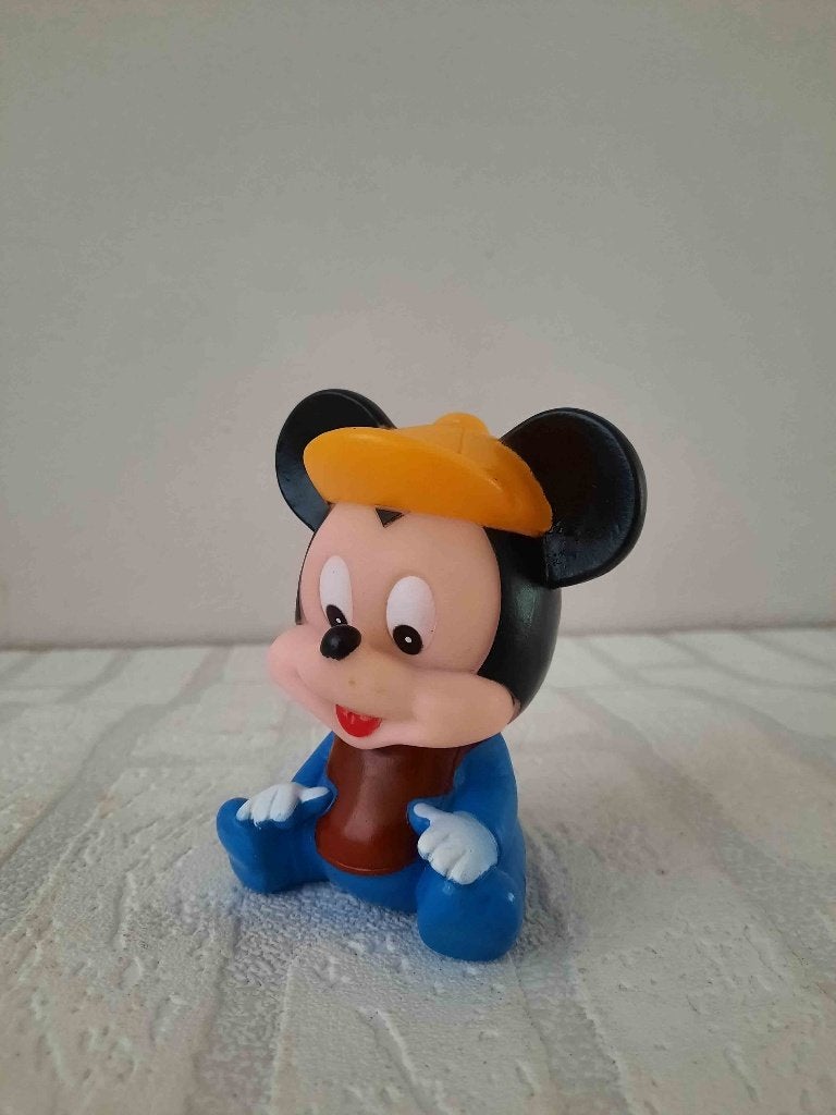 Mickey Mouse baby pieppop van rubber piep werkt, Ophalen of Verzenden, Mickey Mouse, Gebruikt, Beeldje of Figuurtje