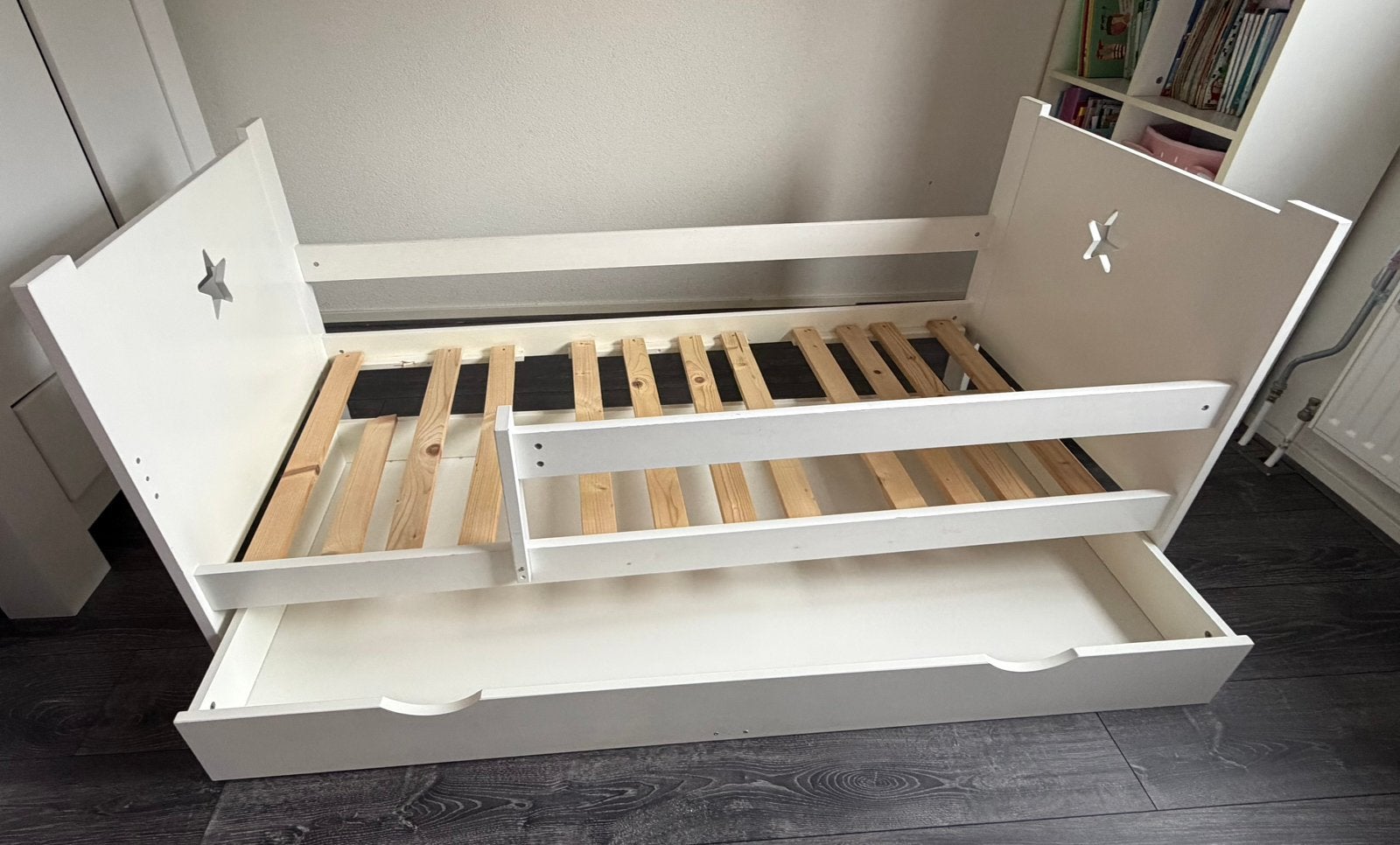 Witte Kinderbed met grote lade, Kinderen en Baby's, Kinderkamer | Bedden, Ophalen, Zo goed als nieuw, 140 tot 160 cm, 70 tot 85 cm