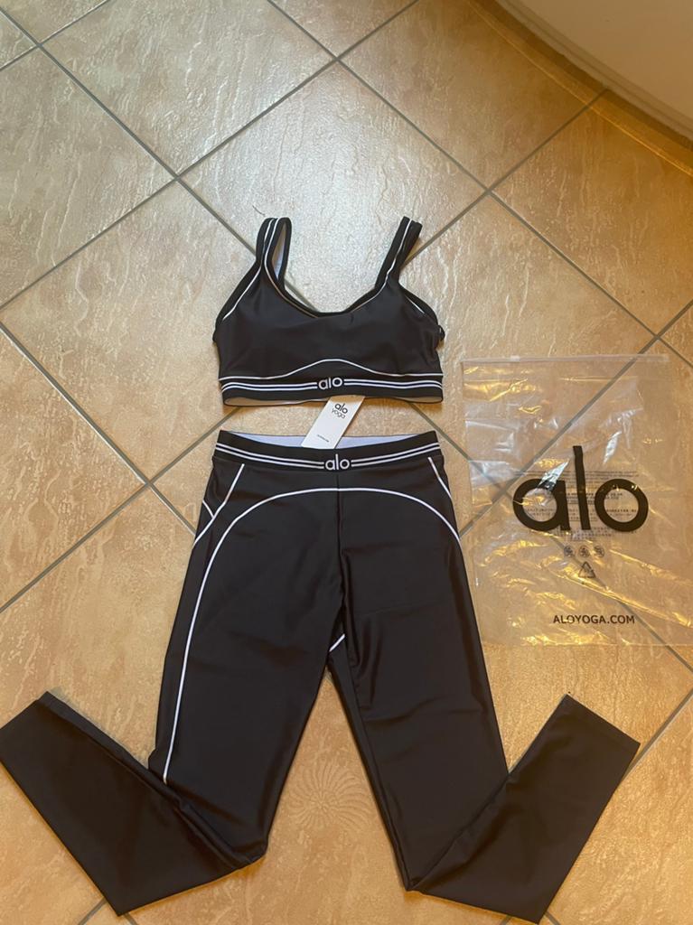Alo Yoga set zwart/wit maat S, Kleding | Dames, Sportkleding, Verzenden, Nieuw, Zwart