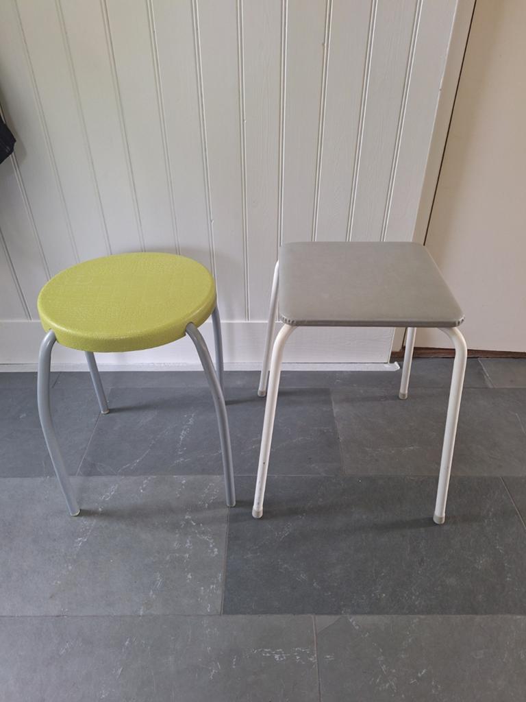 Douchekruk en krukje voor in de badkamer, Ophalen, Gebruikt, Kunststof