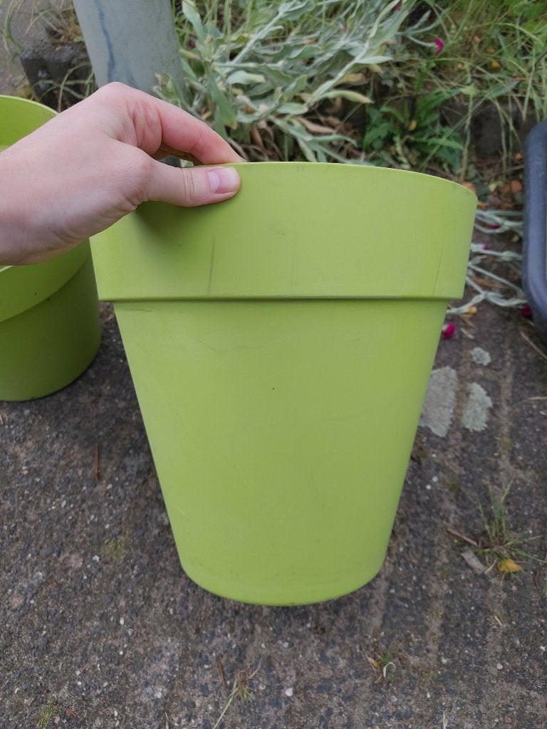 Elho buitenpotten 3L en 7,5L en 11L; €3 per stuk, Kunststof, Gebruikt, Rond, Balkon