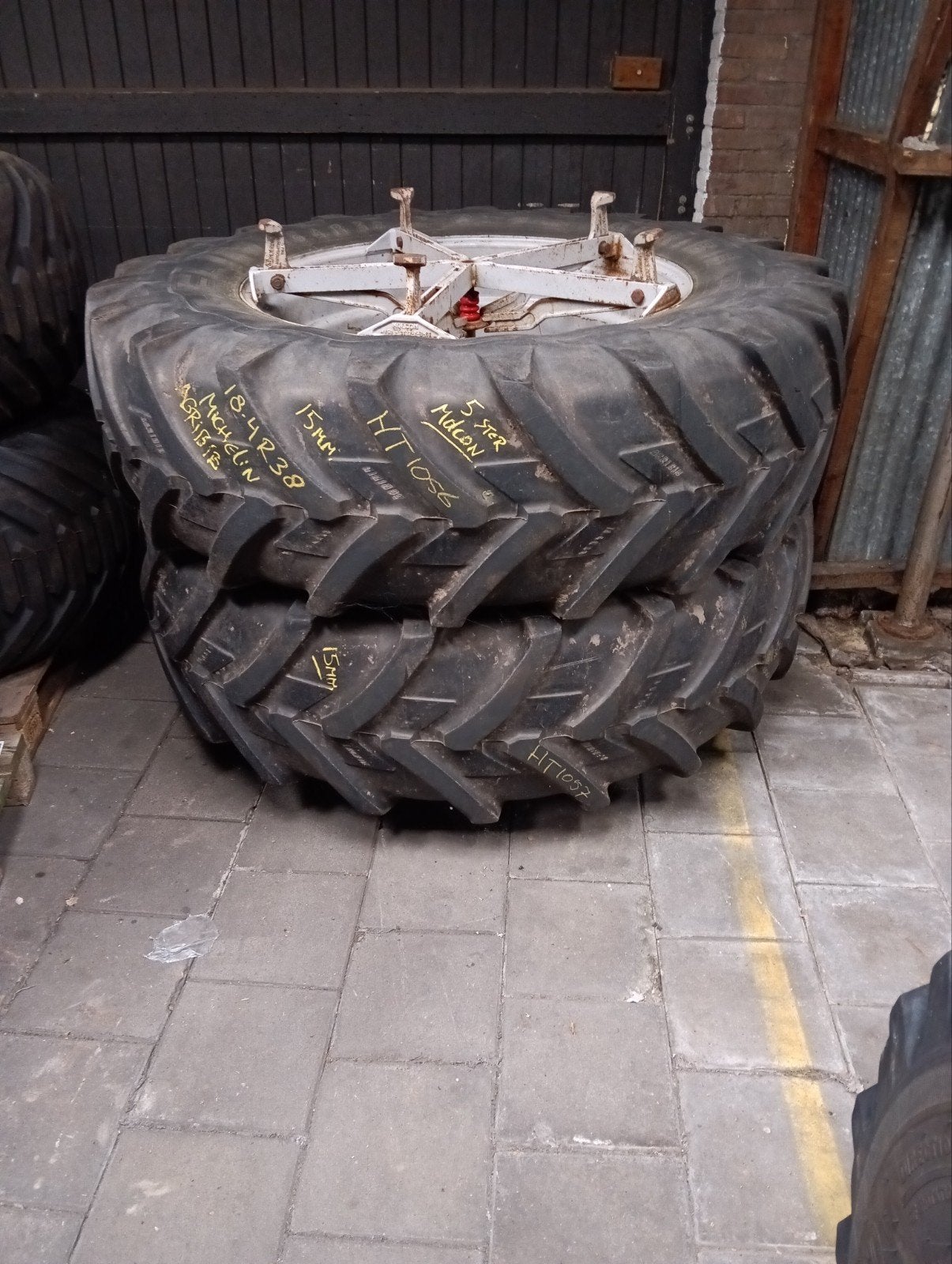 18.4R38 Michelin Dubbellucht molcon, Ophalen