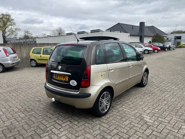 Lancia Musa 1.4-16V Platino//Automaat, Auto's, Gebruikt, Beige, 400 kg, Beige