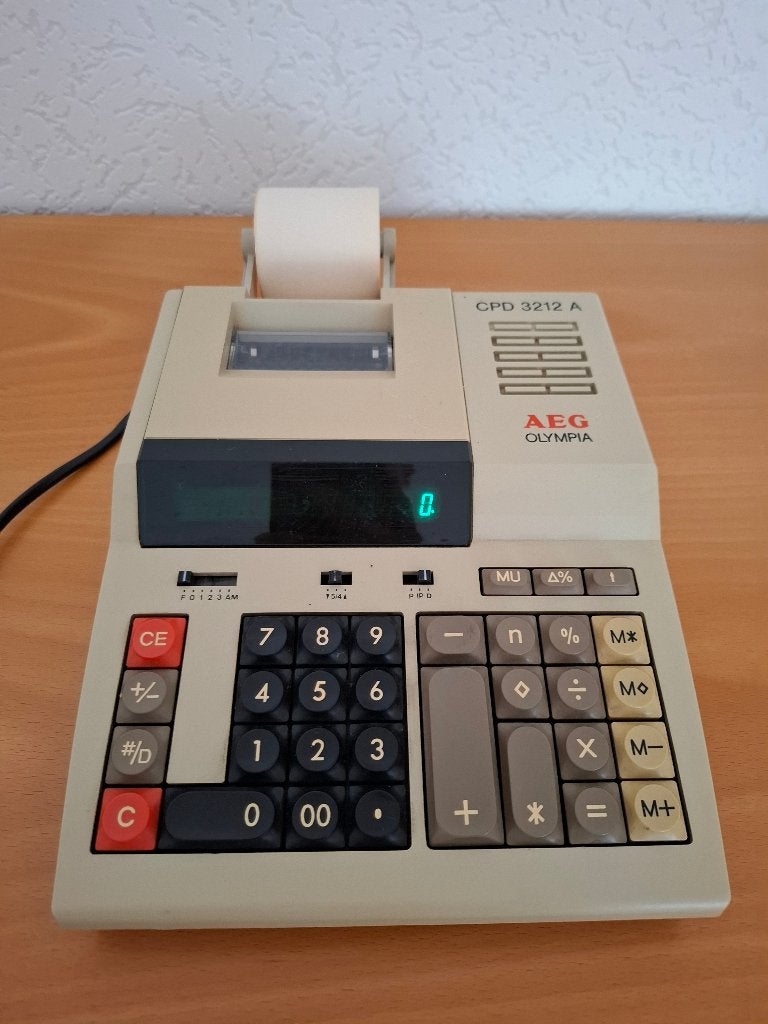 Olympia rekenmachine type 3212A izgst 65€, Ophalen, Grafische rekenmachine, Gebruikt