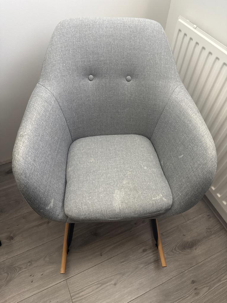 Comfortabele grijze schommelstoel, Ophalen, Gebruikt, Eén, Stof