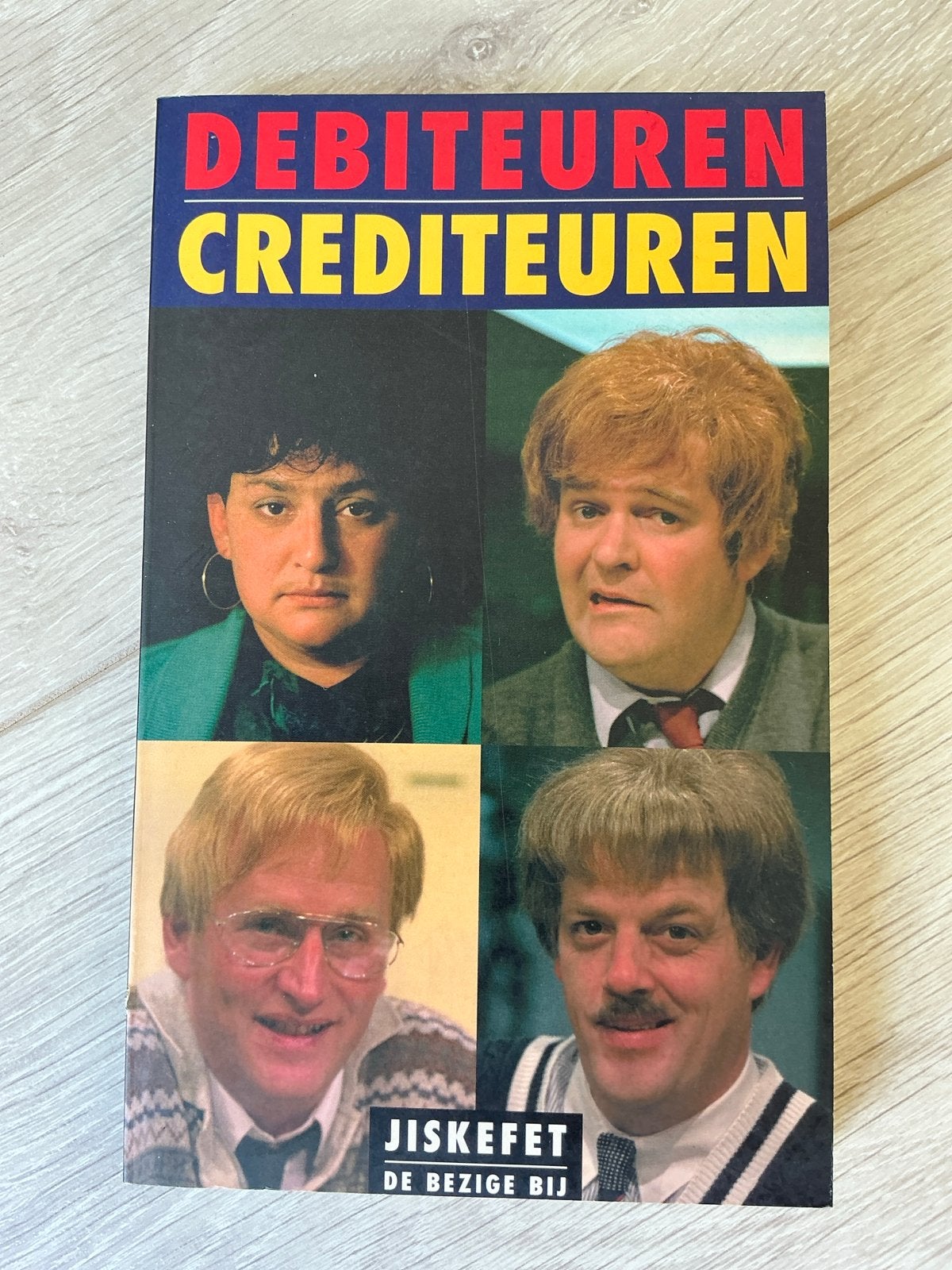 Debiteuren Crediteuren - Jiskefet De Bezige Bij, Ophalen of Verzenden, Gelezen, Cabaret