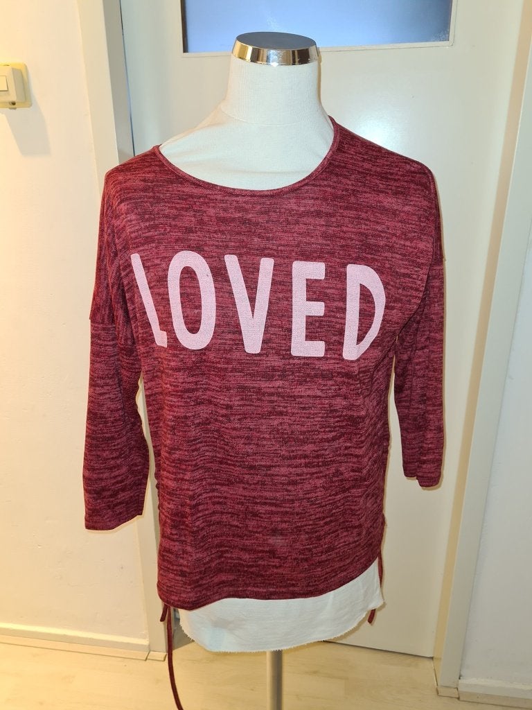 Rood/roze trui met 'LOVED' opdruk, maat XLA, Ophalen of Verzenden, Zo goed als nieuw, Maat 46/48 (XL) of groter, Rood