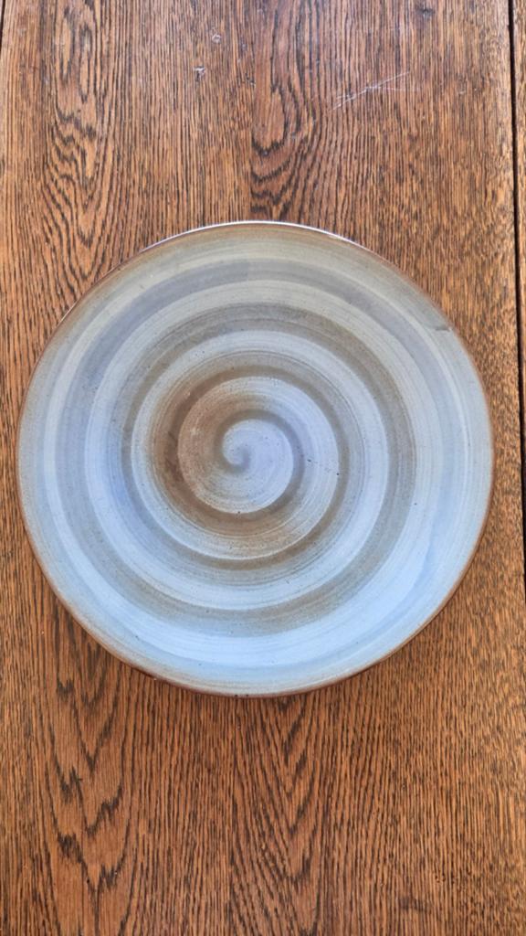 Ambachtelijke gebakschaal - Volendams blauw servies, Gebruikt, Keramiek, Ophalen of Verzenden, Schaal of Schalen