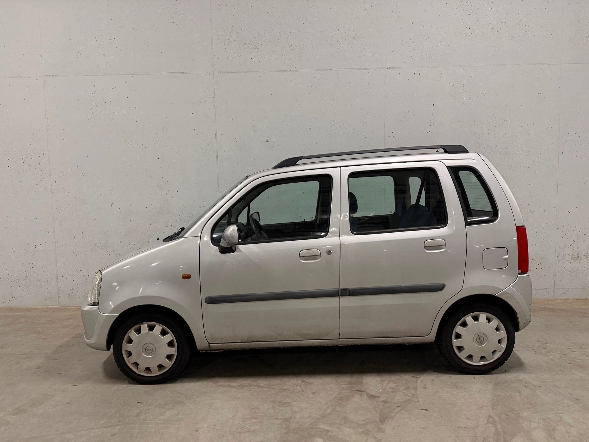 Opel Agila 1.2-16V Enjoy Trekhaak APK 2027 NAP, Voorwielaandrijving, Dealer onderhouden, Stof, Origineel Nederlands