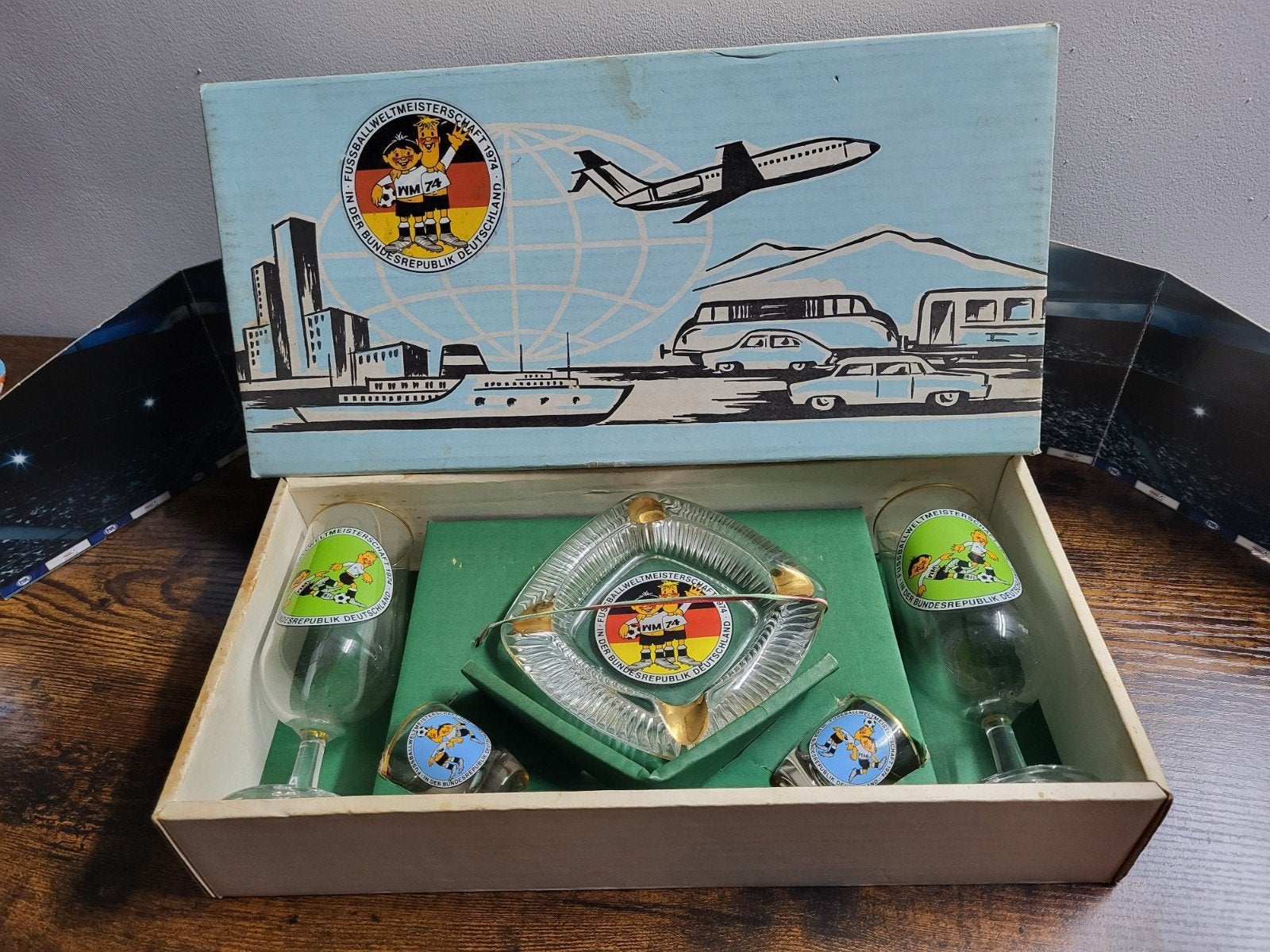 Vintage WK 1974 Duitsland Souvenir Set - Asbak & Glazen, Verzamelen, Sportartikelen en Voetbal, Zo goed als nieuw, Overige typen