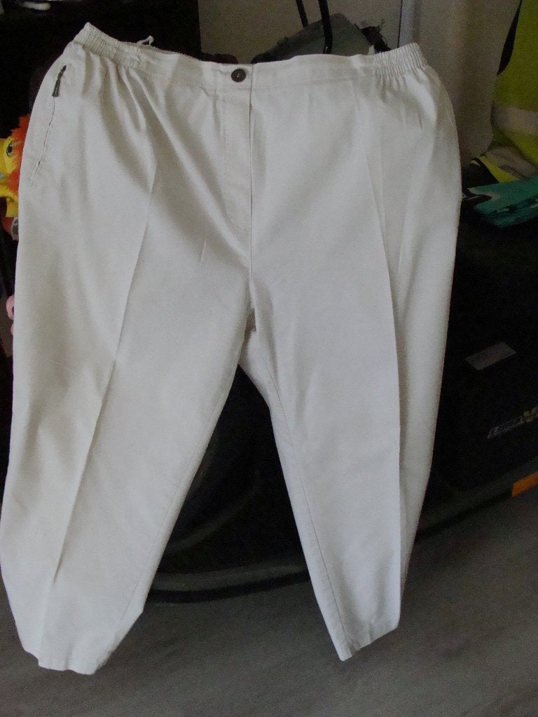 Te koop witte katoene lange broek maat XXL (26) Alica, Wit, Maat 46/48 (XL) of groter, Nieuw, Ophalen of Verzenden