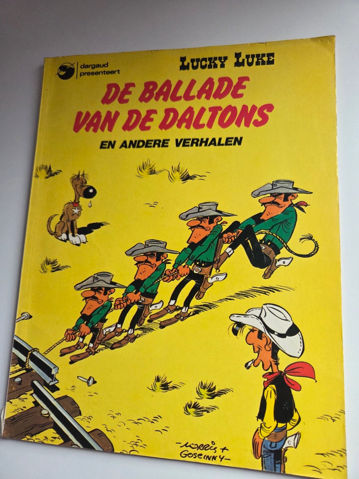 Lucky Luke: De Ballade van de Daltons en andere verhalen, Eén stripboek, Ophalen of Verzenden, Gelezen