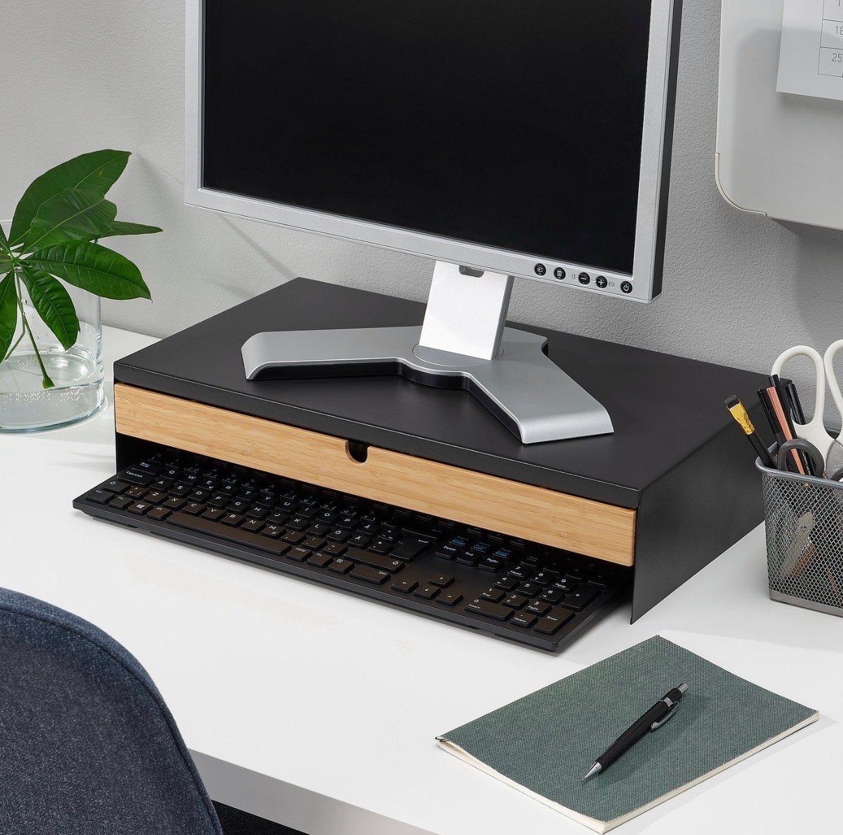 IKEA ELLOVEN Monitorstandaard Zwart met Lade, Ophalen of Verzenden, Gebruikt