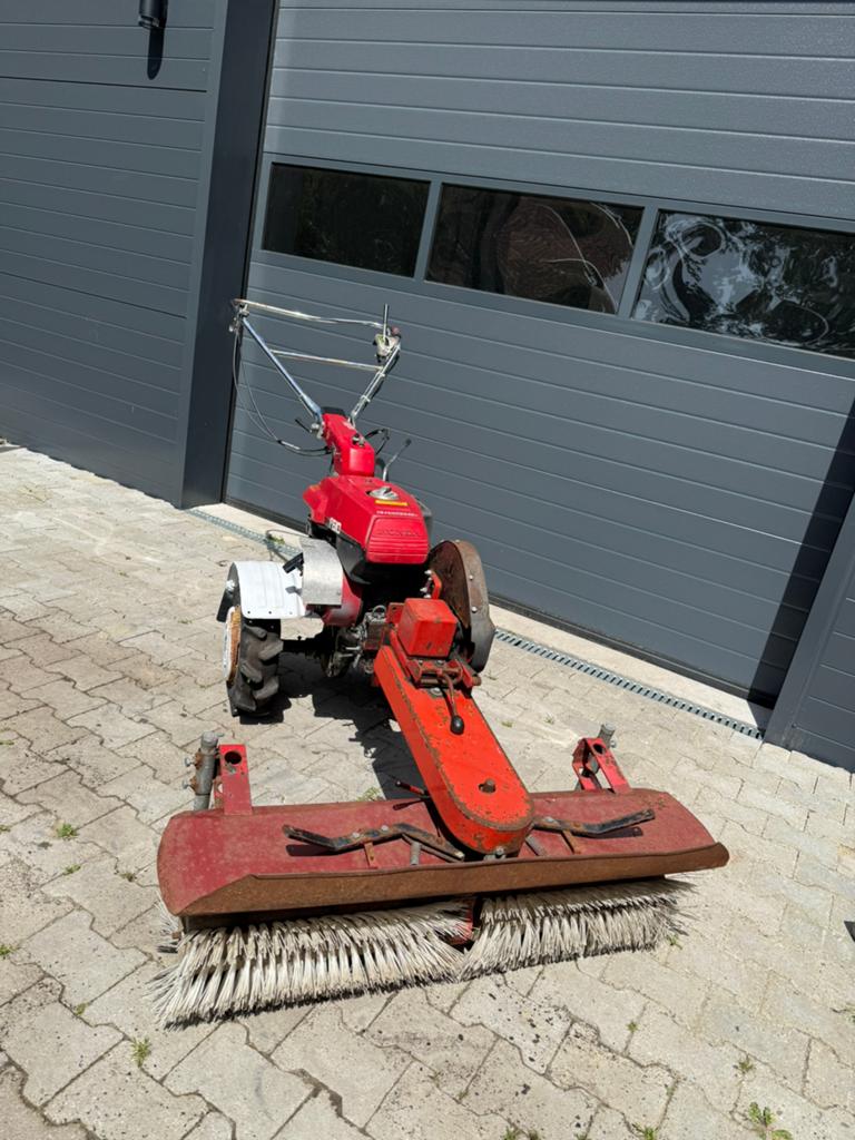 Zeer nette Honda F610 met veeg aanbouwdeel, Ophalen, Gebruikt, Benzine, Tuinfrees