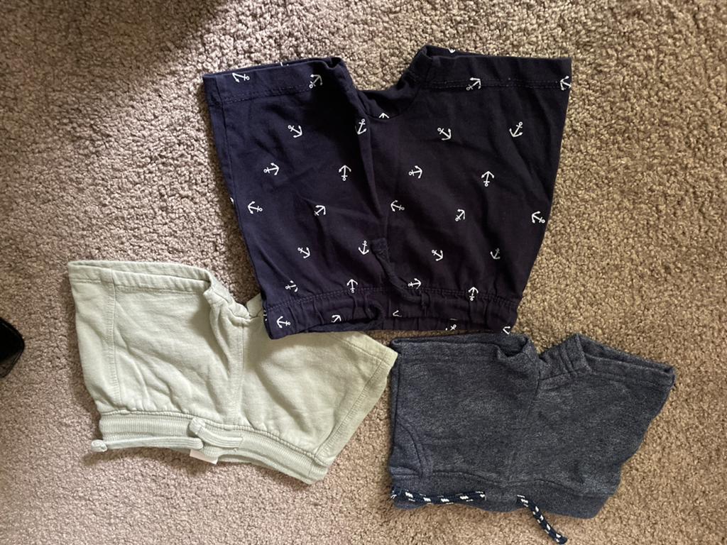 Pakket 6: 3 korte broeken maat 62, Kinderen en Baby's, Babykleding | Maat 62, Ophalen of Verzenden, Zo goed als nieuw, Jongetje of Meisje