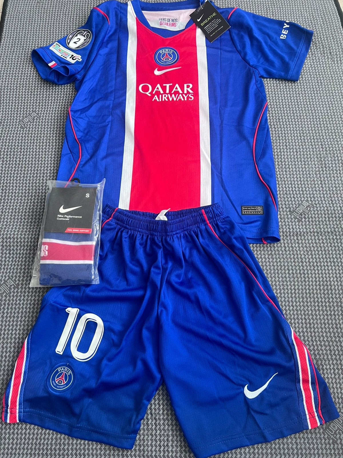 Paris Saint-Germain Volledige Set 26/27 Maat 147-152, Maat XS of kleiner, Verzenden, Nieuw, Set