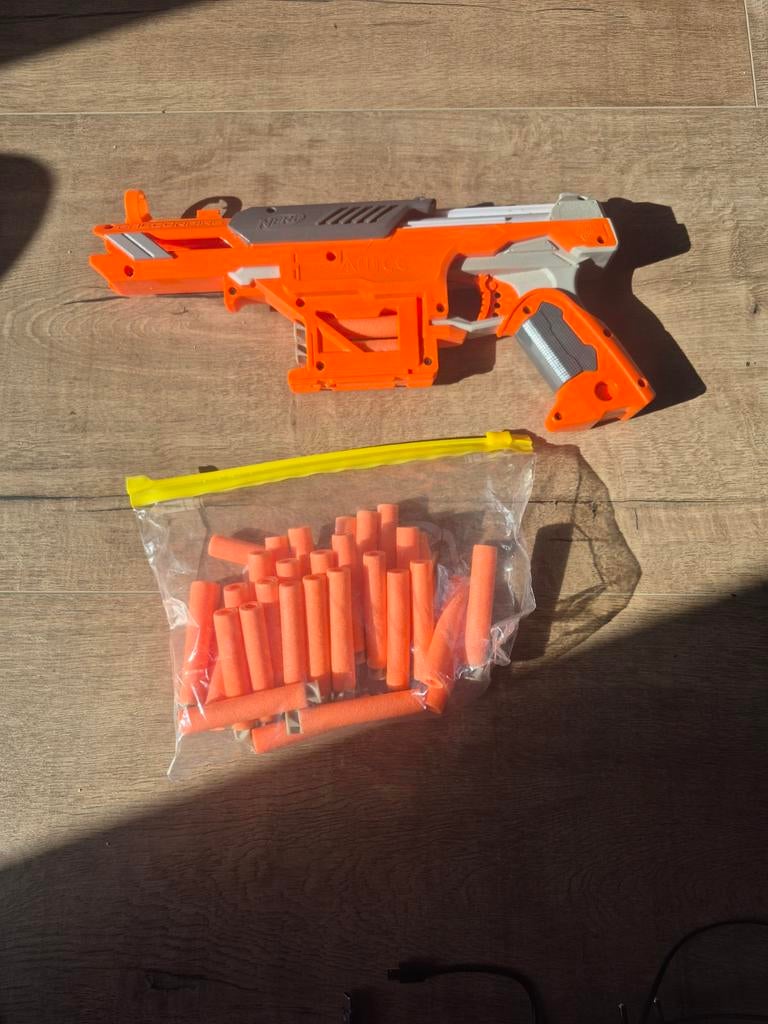 Nerf gun met pijltjes, Ophalen