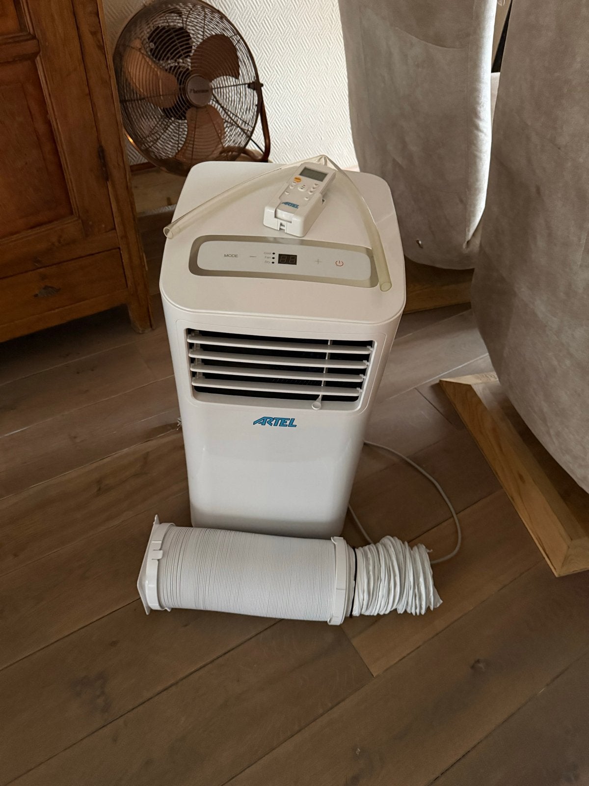 Ariel Mobiele Airco met Afstandsbediening, Witgoed en Apparatuur, Airco's, Gebruikt, Minder dan 60 m³, 3 snelheden of meer, Ophalen of Verzenden