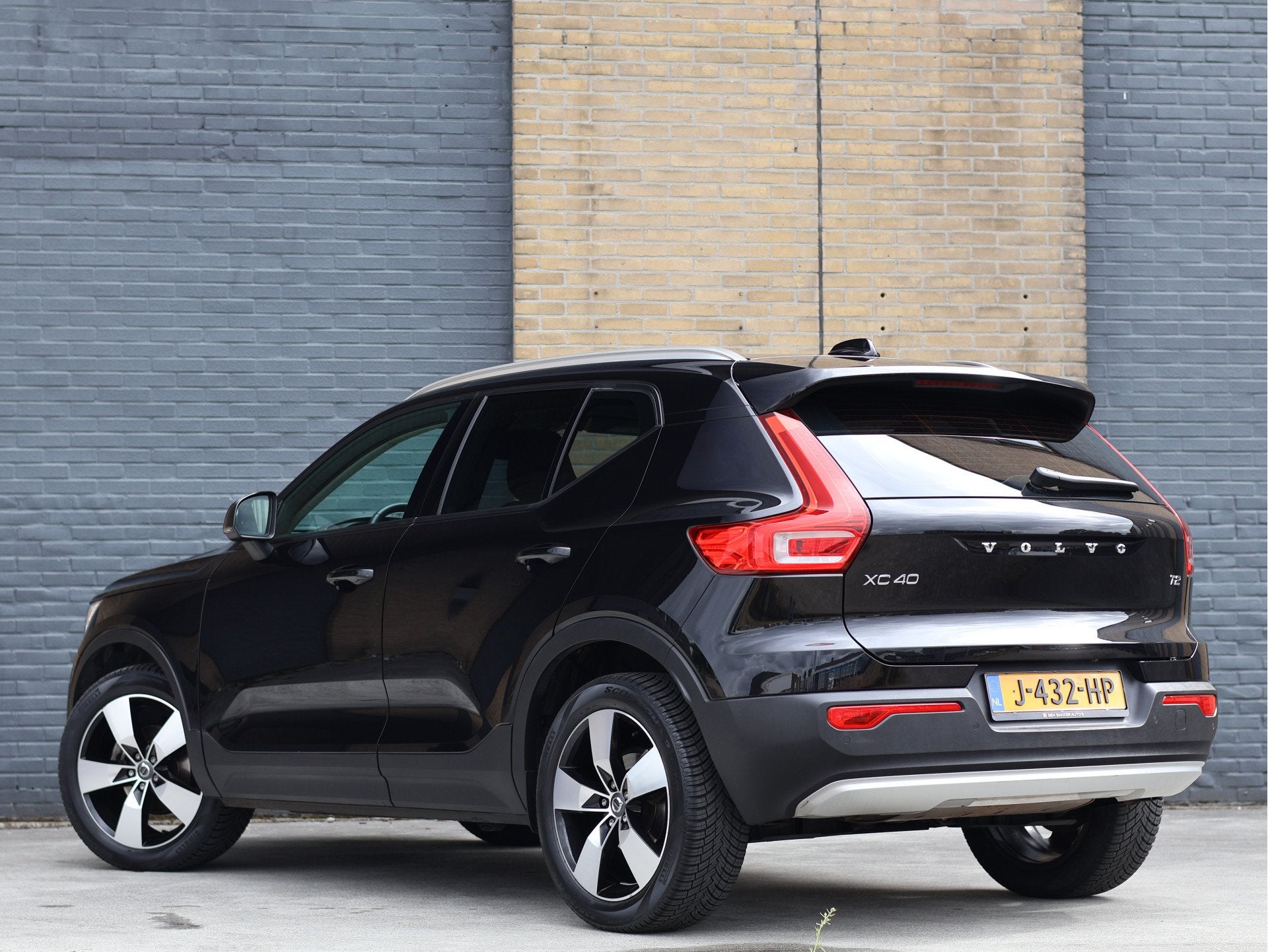Volvo XC40 1.5 T2 Business Pro | Pano | Pilot Assist | 19" |, Gebruikt, Euro 6, Zwart, Origineel Nederlands