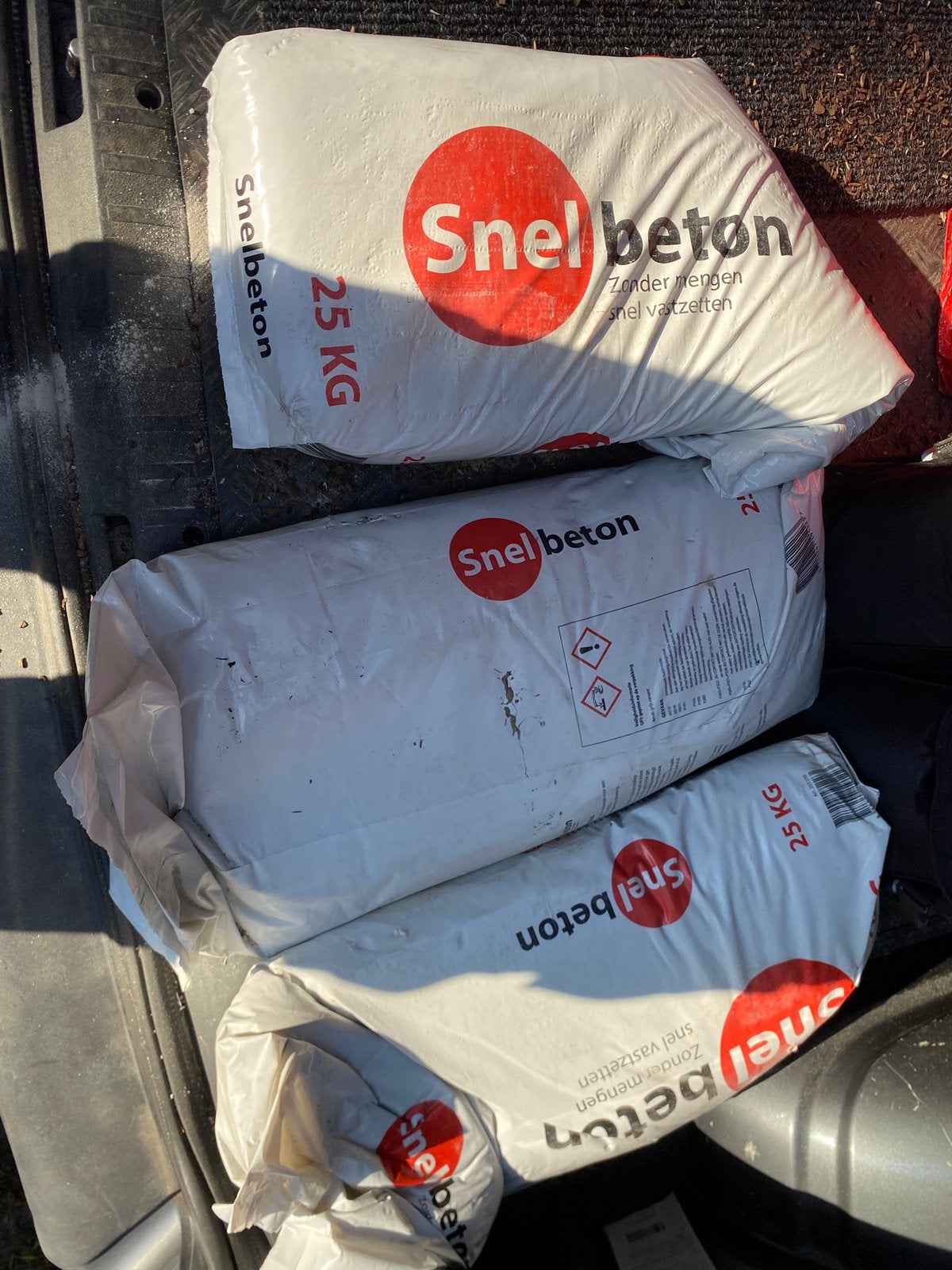 3 ZAKKEN SNELBETON… GRATIS, Overige materialen, Zo goed als nieuw, 15 m² of meer, Ophalen