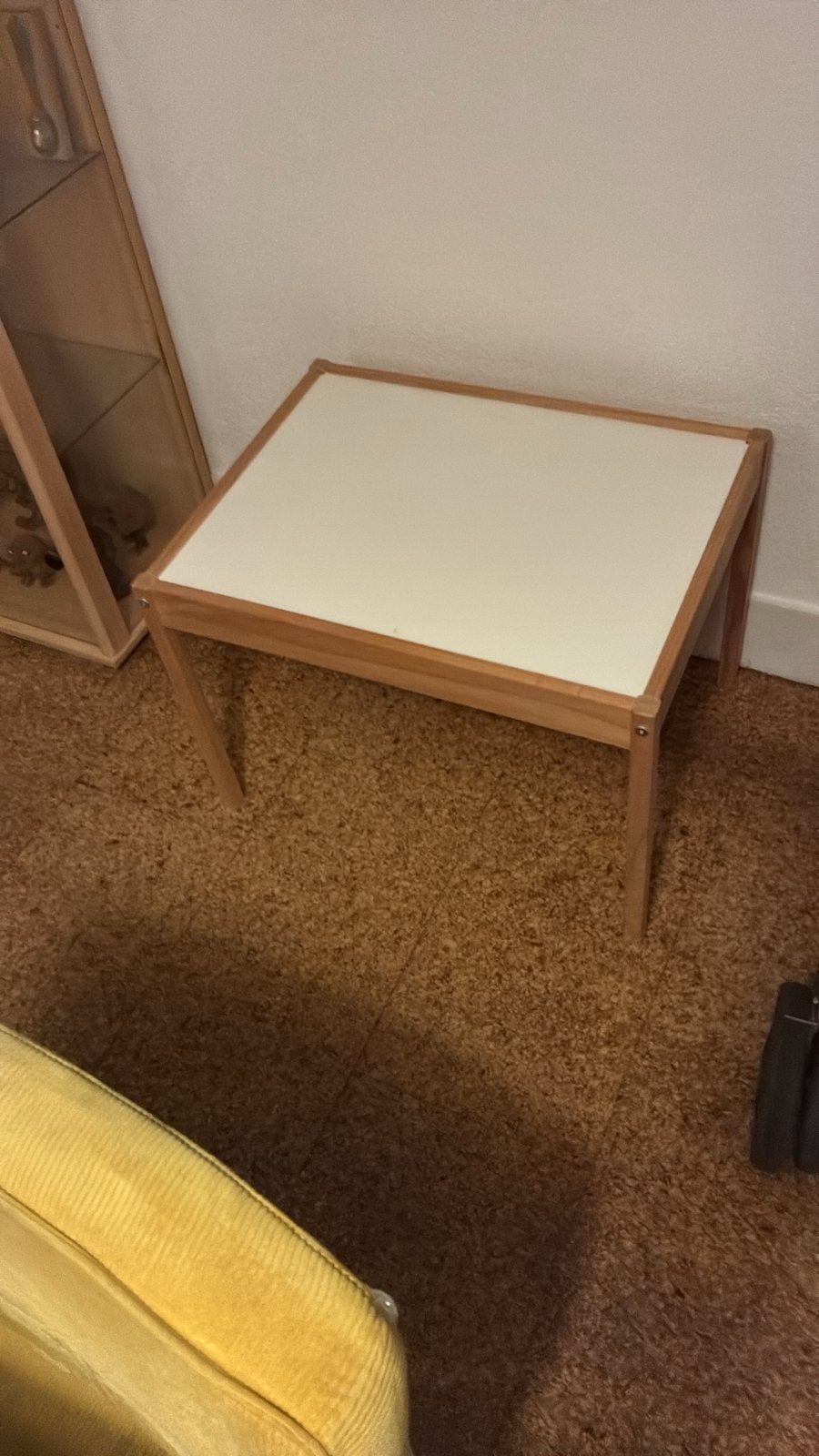 IKEA Kindertafeltje - Houten Frame met Wit Blad, Ophalen, Gebruikt, Tafel(s)