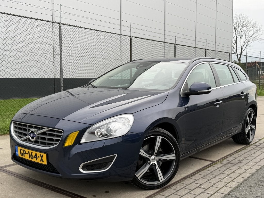 2.0 D4 163PK / Summum Edit / Trekhaak / 2011 / Cruise / NW A, Auto's, Euro 5, Gebruikt, Zwart, 1984 cc