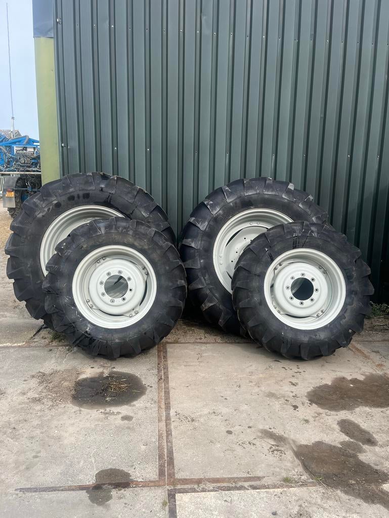 Michelin Agribib 14.9R28 en 18.4R38, Ophalen