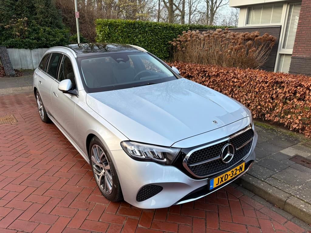 Mercedes-Benz E300 e, 313pk,Panoramadak, Burmester, MBgar, Auto's, Mercedes-Benz, Automaat, 4 cilinders, 167 km/l, Leder en Stof